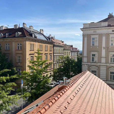 Craftsapartment Prague-Free Parking, King Size Beds And Netflix In Prague 2-Vinohrady פראג